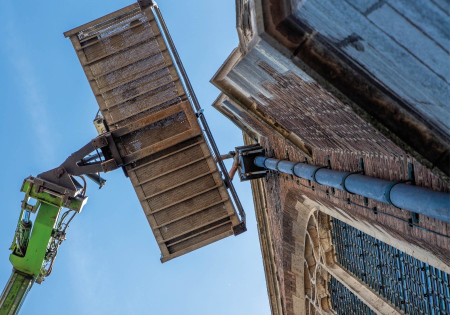 Op 71 meter hoogte schilderen is best bijzonder